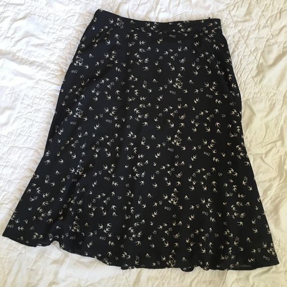 Daniel Rainn Dresses & Skirts - Daniel Rainn Black w/White Bird Print Skirt Size S